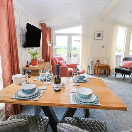 Holiday home Plot 32 *